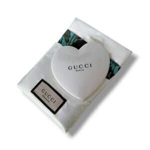 Gucci Beauty White Heart Mirror & Silky Pouch Set